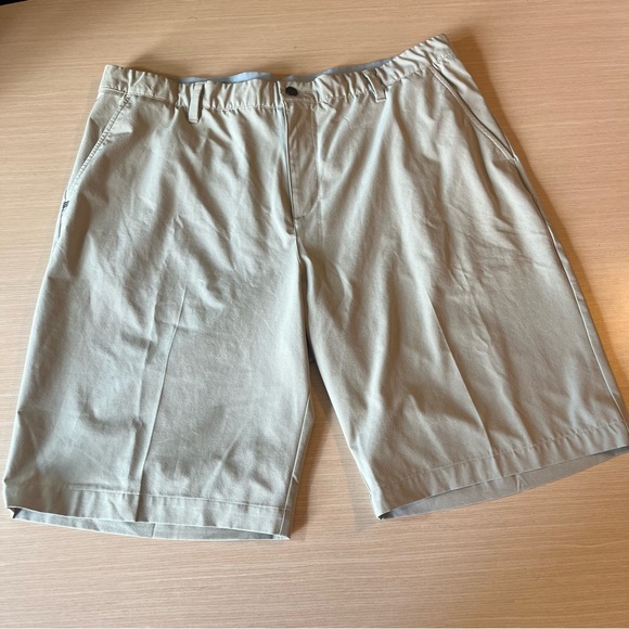 Adidas Beige Men's Athletic Golf Shorts Size 40 - Picture 1 of 13